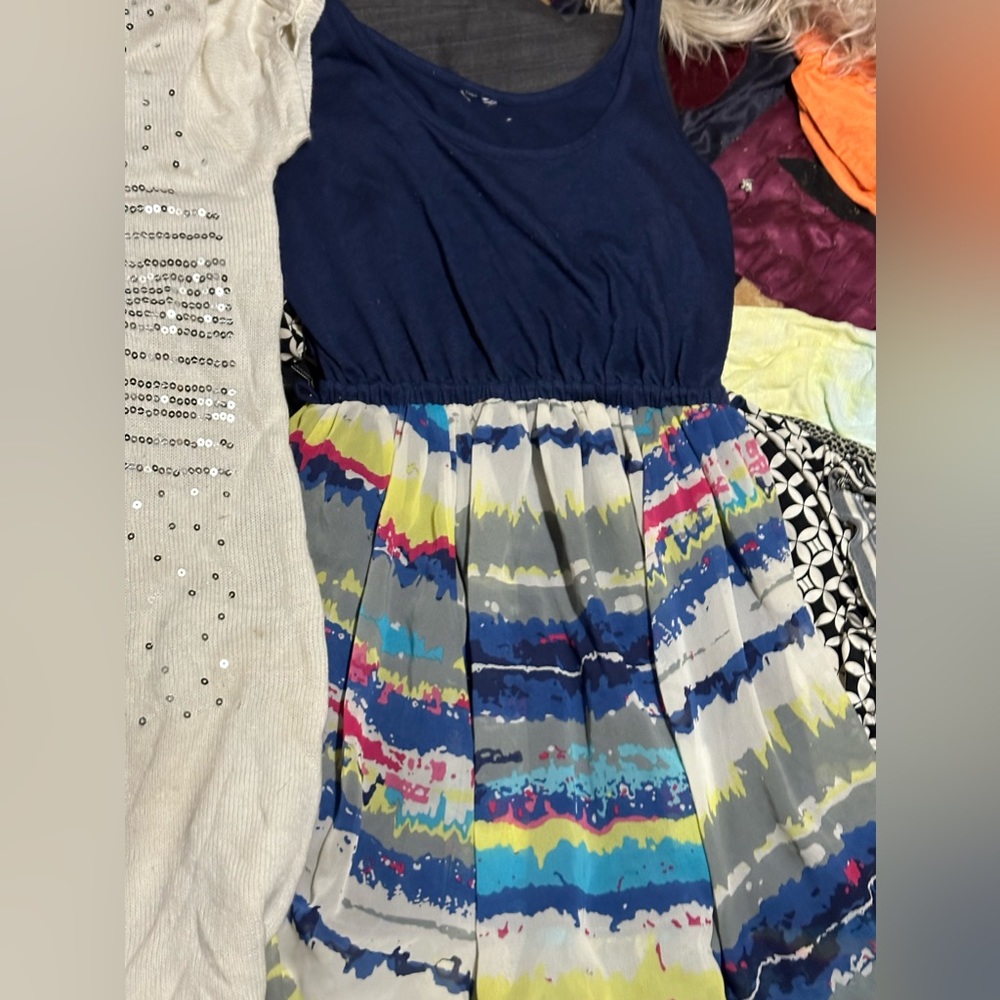 2 dresses - Picture 4 of 5